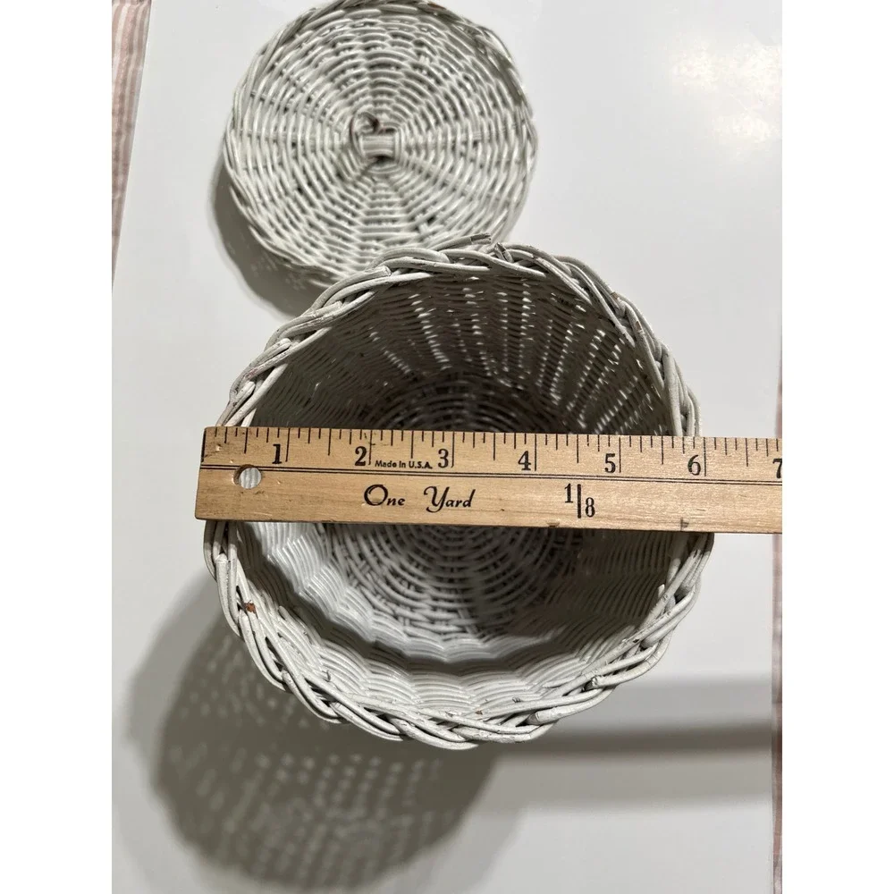 Vintage White Woven Wicker Round Storage Basket with Lid Small Decorative Bin
